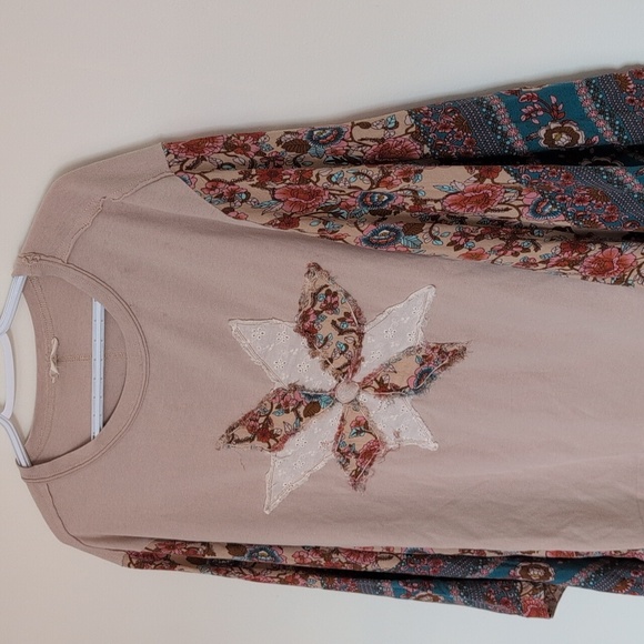 Easel Los Angeles Cottage Core Quilt Boho Top - Size Medium - Picture 9 of 9